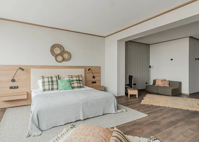 Wn Lab Hotel - Including Breakfast And Parking